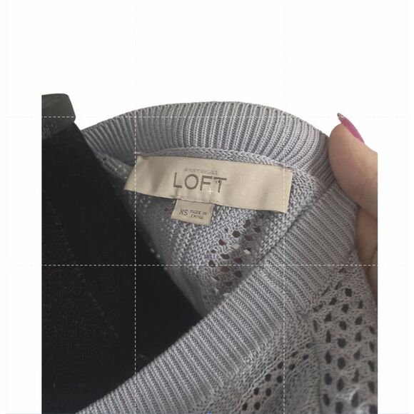 LOFT Blue Long Sleeve Knit Crew Neck Sweater Size XS - Picture 2 of 4